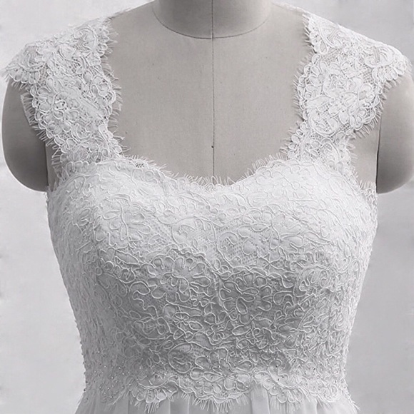 💍HP🔥 Chiffon Flowy Lace Back Wedding Gown, 2-26W - Picture 3 of 8